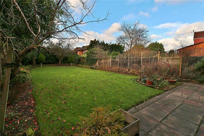 4 Bedroom Detached House For Sale In Lovelace Drive, Pyrford, Woking, Surrey, GU22