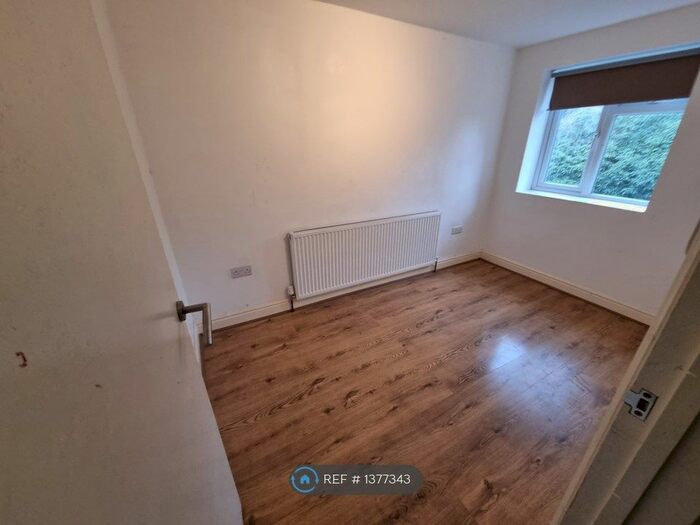 1 Bedroom Flat To Rent In Greenside, Dagenham, RM8