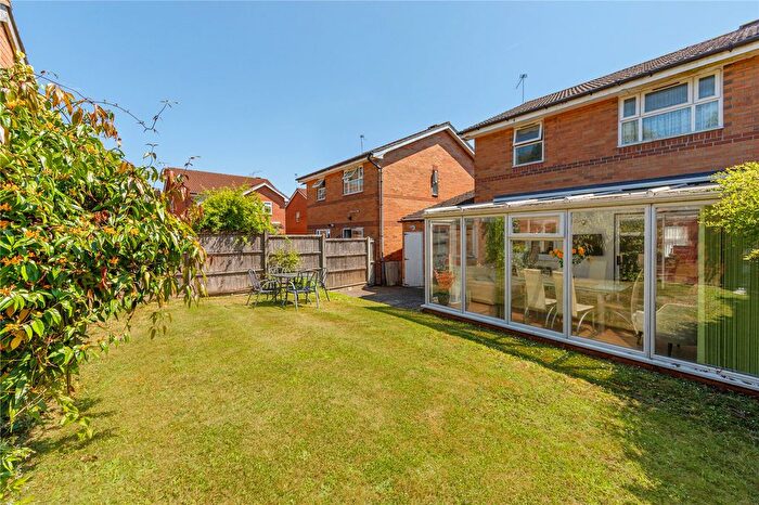 4 Bedroom Detached House For Sale In Glendevon Close, Edgware, HA8