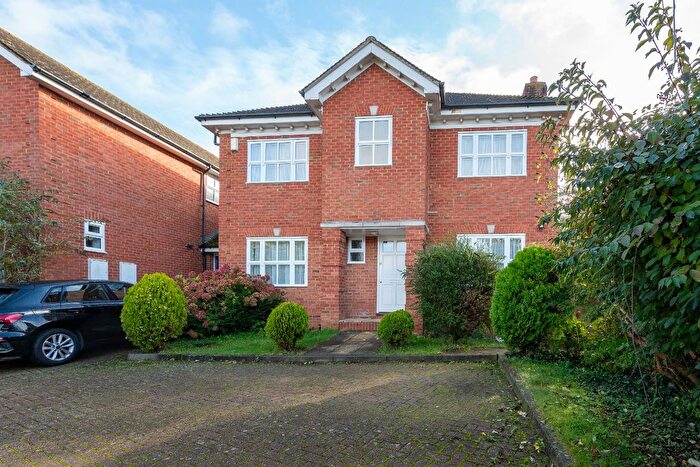4 Bedroom Detached House To Rent In The Clover Field, Bushey, Hertfordshire, WD23