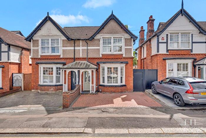 3 Bedroom Semi-Detached House For Sale In Gaynes Road, Upminster, RM14