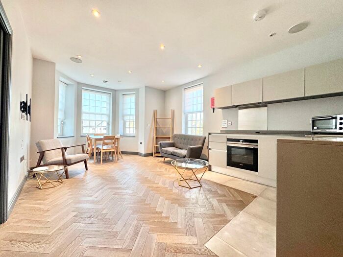 2 Bedroom Flat To Rent In Alexandra Road, Farnborough, GU14