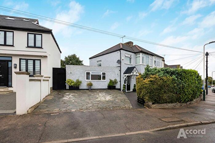 4 Bedroom Semi-Detached House For Sale In Lawns Way, Romford, RM5