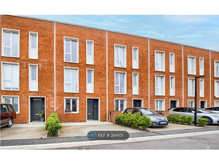 4 Bedroom Terraced House To Rent In Port Loop, Birmingham, B16