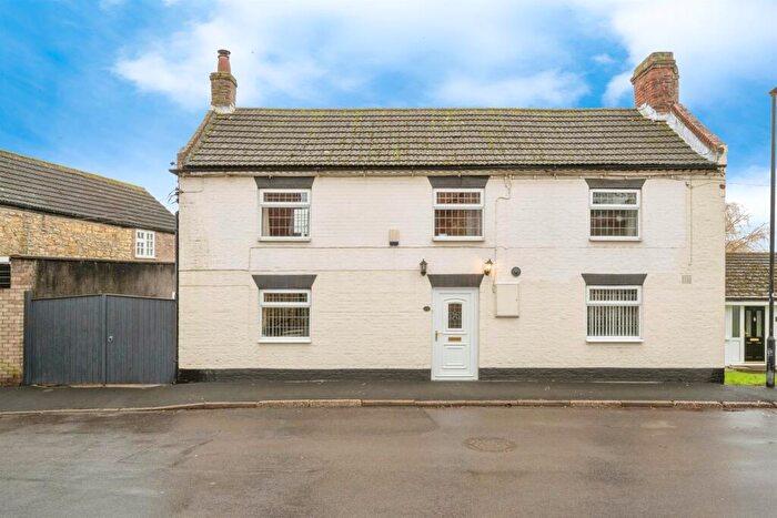 2 Bedroom Detached House For Sale In Queen Street, Kirton Lindsey, Gainsborough, DN21