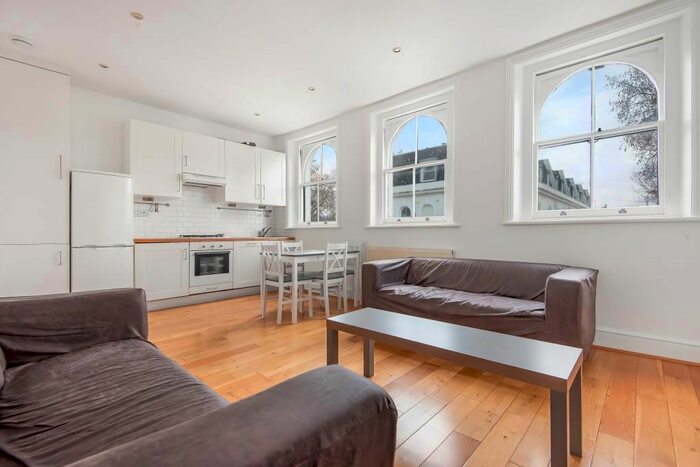 2 Bedroom Flat To Rent In Kensington Gardens Square, Bayswater, W2
