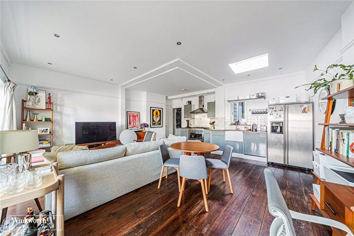 2 Bedroom Flat To Rent In Weston Road, London, W4