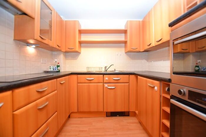 2 Bedroom Flat To Rent In Royal Plaza, Sheffield, S1