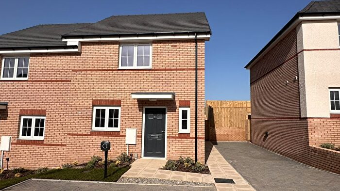 3 Bedroom Semi-Detached House For Sale In Fowler Drive, Torrington, EX38