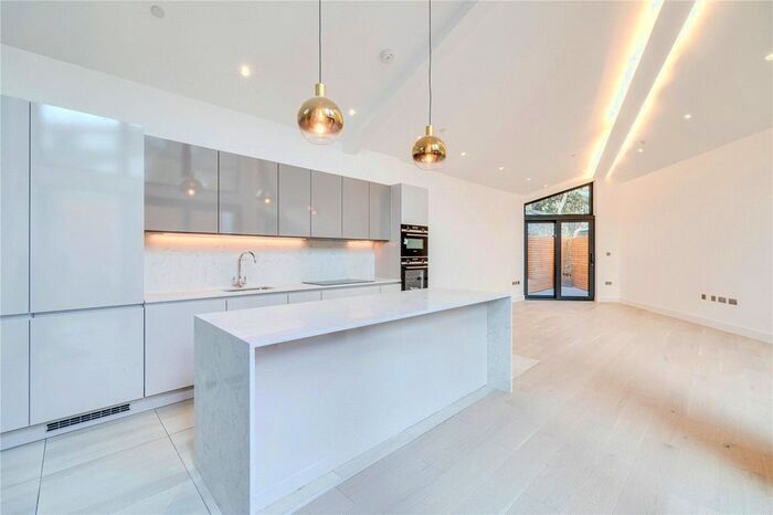 3 Bedroom Property To Rent In Munster Road, Munster Village, SW6