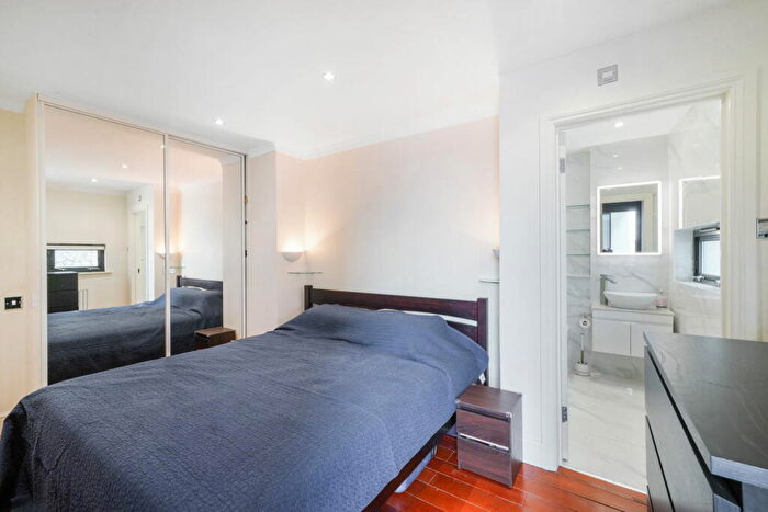2 Bedroom Flat For Sale In Westferry Road, London, E14