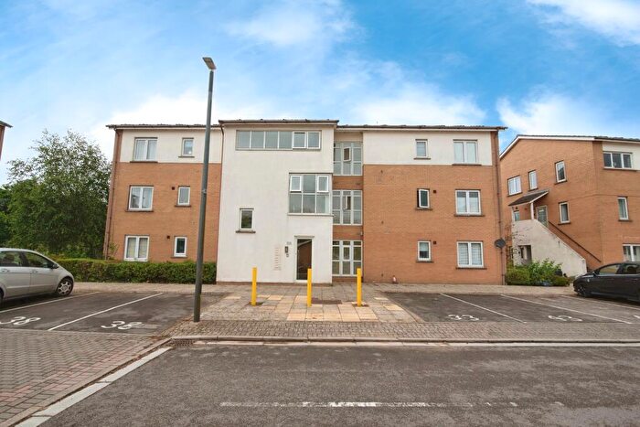 2 Bedroom Flat For Sale In Grangemoor Court, Cardiff, CF11