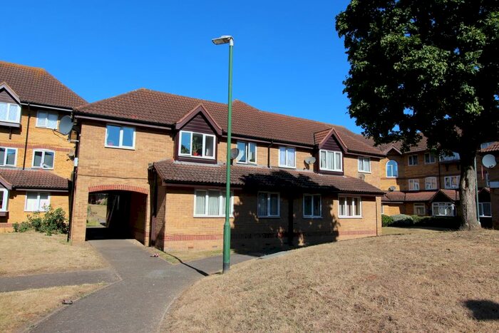 1 Bedroom Flat To Rent In Cook Square, Erith, DA8