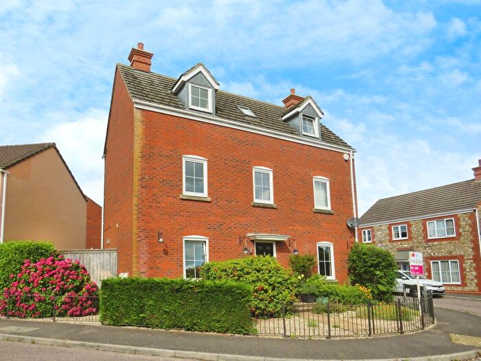 4 Bedroom Detached House For Sale In Brutton Way, Chard, TA20