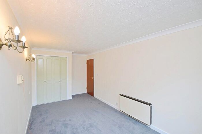 1 Bedroom Retirement Property To Rent In Homegower House, St Helens Road, Swansea, SA1