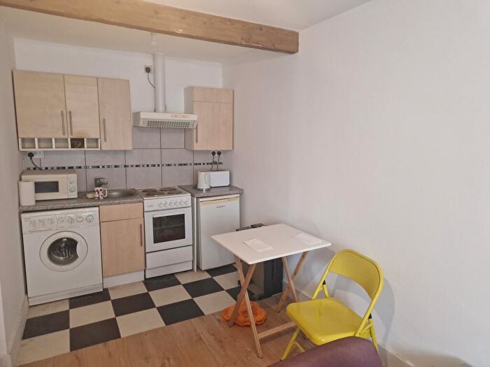 Studio To Rent In Kings Road, London Colney, St Albans, AL2