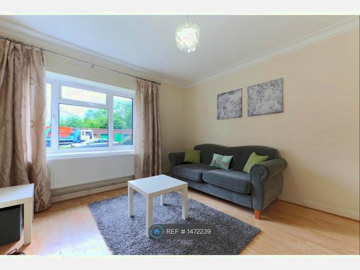 2 Bedroom Flat To Rent In Danes Court, Wembley, HA9