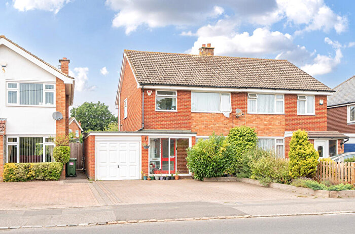 3 Bedroom Semi-Detached House For Sale In West End Road, Mortimer Common, Reading, Berkshire, RG7