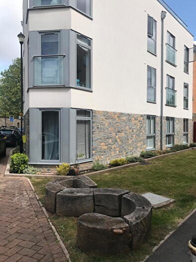 2 Bedroom Ground Maisonette To Rent In Barton Road, Bristol, BS2