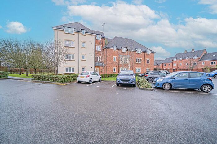 2 Bedroom Apartment For Sale In Middlewood Close, Solihull, B91