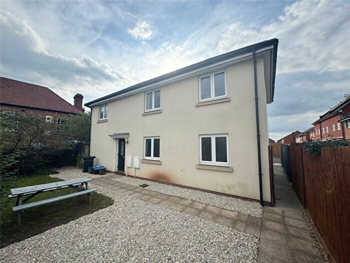 2 Bedroom Flat To Rent In Brickworks Close, Bristol, Somerset, BS5