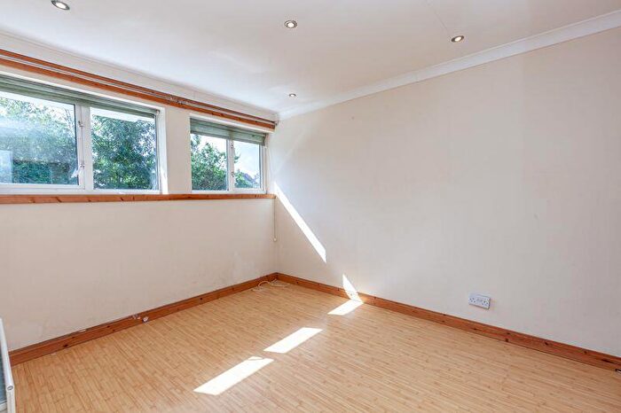 3 Bedroom Terraced House For Sale In Hanborough Close, Eynsham, OX29