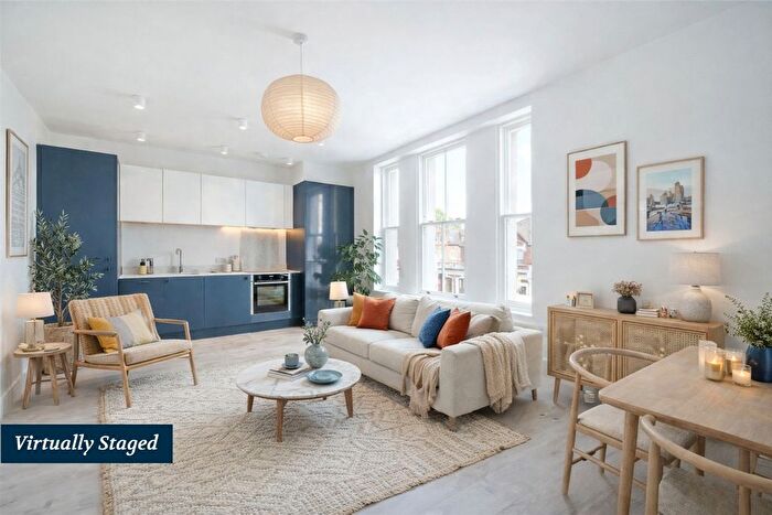 2 Bedroom Flat To Rent In Mitcham Lane, Streatham, SW16