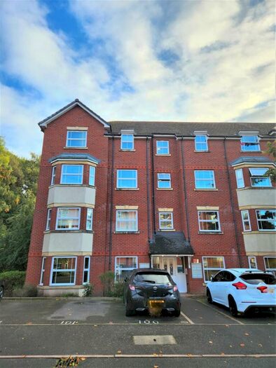 2 Bedroom Flat To Rent In Trefoil Gardens, Stourbridge, DY8