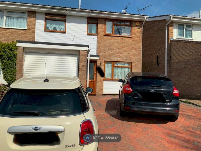 3 Bedroom Semi-Detached House To Rent In Rushleydale, Chelmsford, CM1