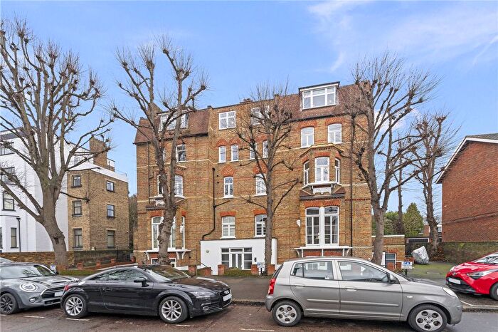 1 Bedroom Flat For Sale In Arlington Road, East Twickenham, TW1