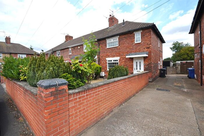 3 Bedroom End Of Terrace House For Sale In Grange Grove, Moorends, Doncaster, DN8