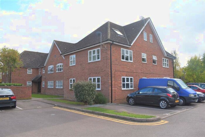 2 Bedroom Flat For Sale In Russet Close, Stewartby, Bedford, MK43