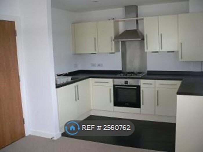 2 Bedroom Flat To Rent In Kingsway South, Warrington, WA4