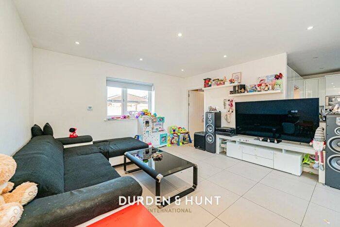 2 Bedroom Semi-Detached Bungalow For Sale In Brinkworth Road, Clayhall, IG5