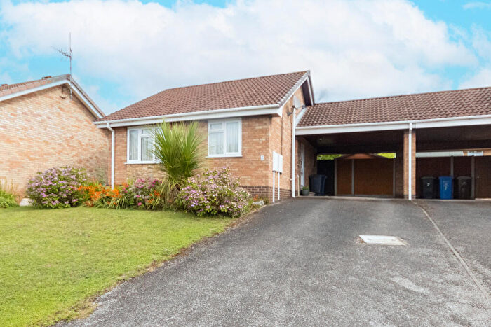 2 Bedroom Detached Bungalow For Sale In Rutherford Rise, Oakwood, DE21