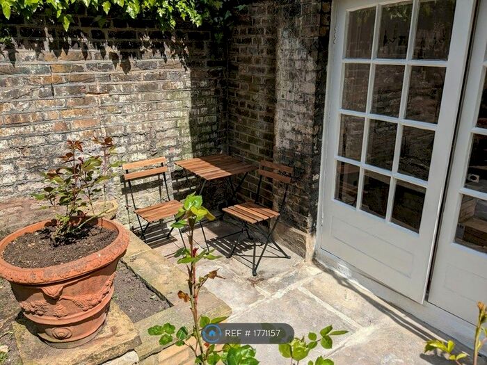 Studio To Rent In Addison Road, London, W14