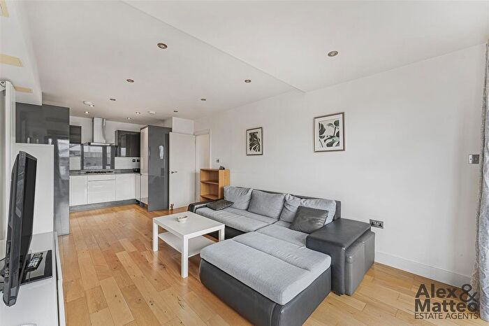 1 Bedroom Flat To Rent In Trundleys Road, Canada Water, SE8