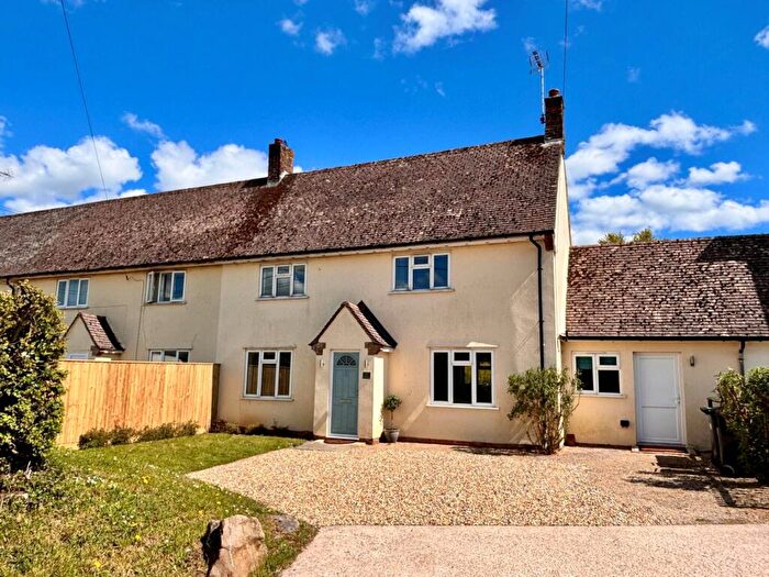 3 Bedroom Semi Detached House For Sale In The Elms, East Kennett, Marlborough, SN8