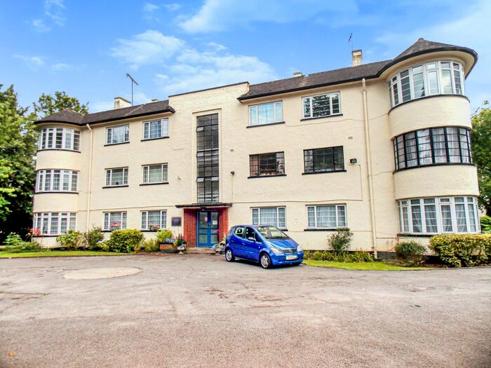 2 Bedroom Flat To Rent In Edgware Court, Edgware, HA8