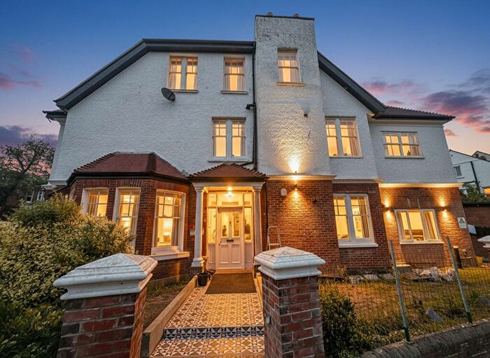 3 Bedroom Flat To Rent In Wilbury Villas, Hove, BN3