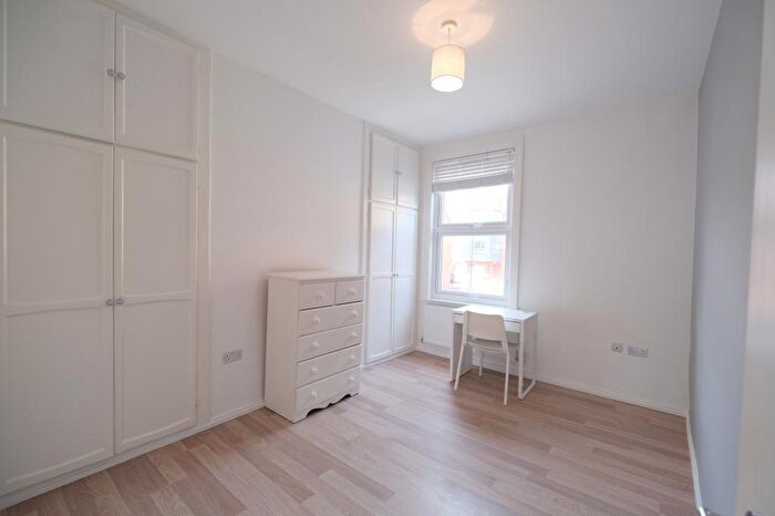 1 Bedroom Flat To Rent In Fairbridge Road, London, N19