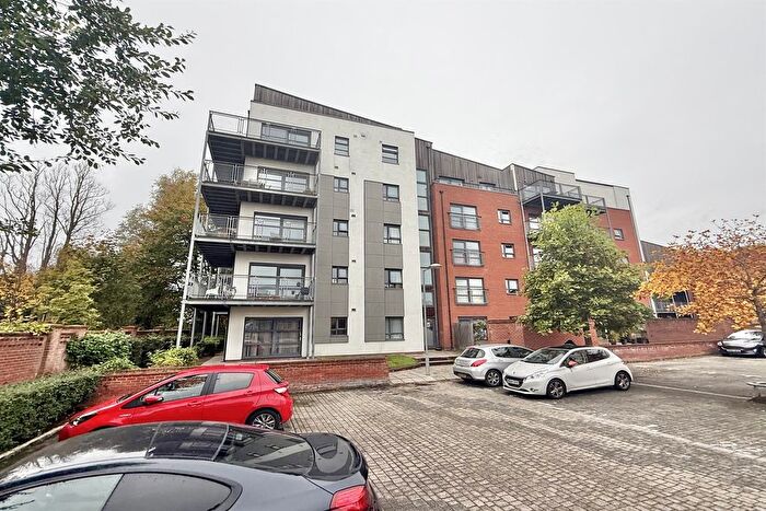 2 Bedroom Flat To Rent In Montmano Drive, Manchester, M20