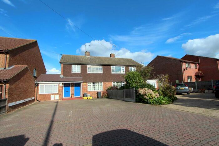 1 Bedroom Flat To Rent In London Road, Benfleet, SS7