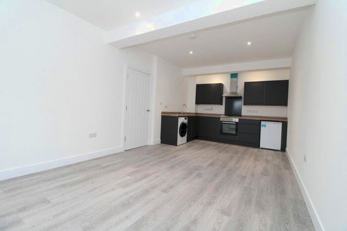 2 Bedroom Flat To Rent In Jubilee Street, Rugby, Warwickshire, CV21