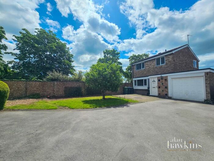 3 Bedroom Link Detached House To Rent In Linden Close, Royal Wootton Bassett, SN4
