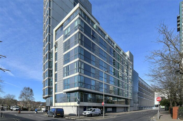 1 Bedroom Flat To Rent In Palladio Court, Mapleton Road, London, SW18