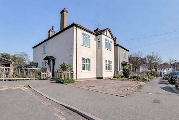 3 Bedroom Flat For Sale In Grange Gardens, Southend-on-Sea, SS1