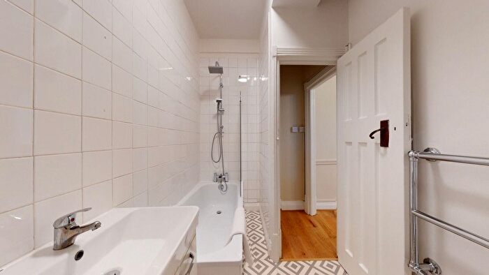 1 Bedroom Flat To Rent In Park Road, St Johns Wood, NW8