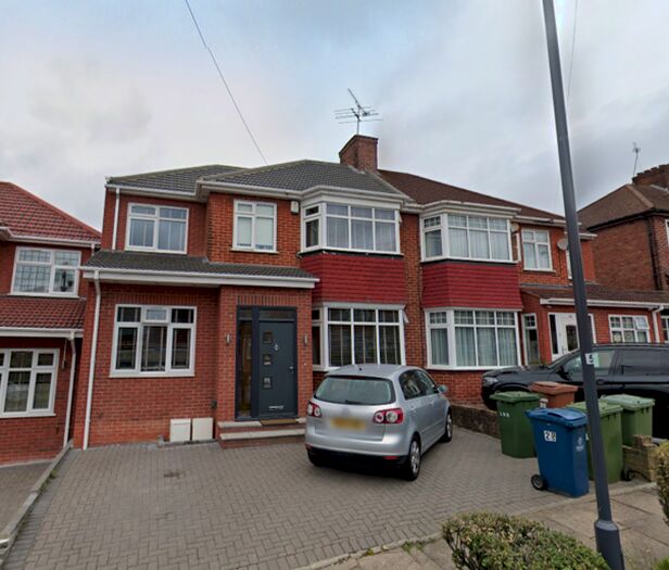 5 Bedroom Semi-Detached House To Rent In Kynance Gardens, Stanmore, HA6