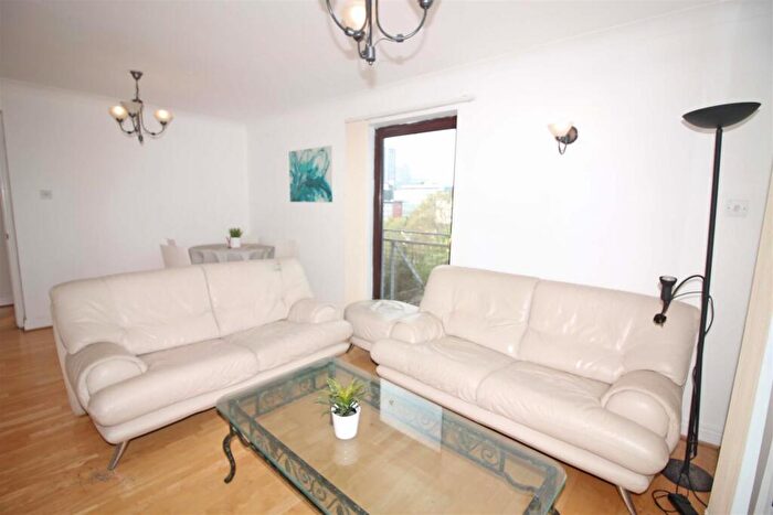 2 Bedroom Apartment To Rent In York Court, Schooner Way, Cardiff, CF10